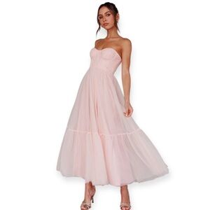 Selfie Leslie Gown Strapless 
Dancing With Me Sweetheart Tulle Midi Dress Pink